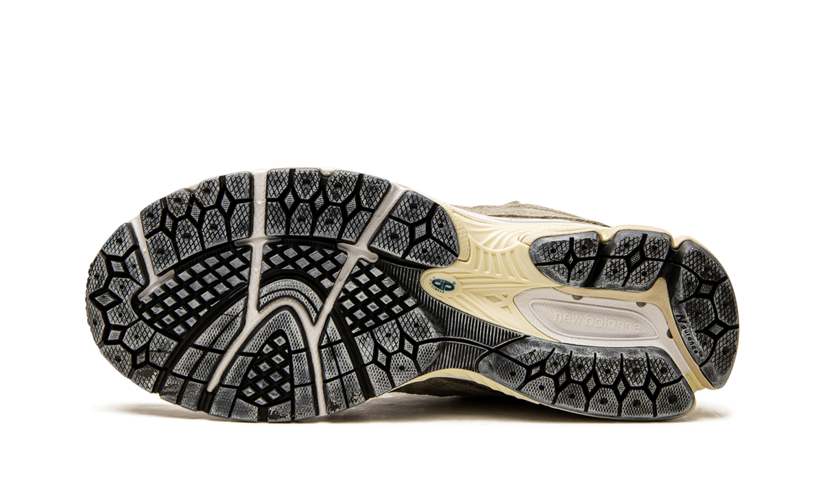 New Balance 2002R "Protection Pack - Mirage Grey" Sneakers